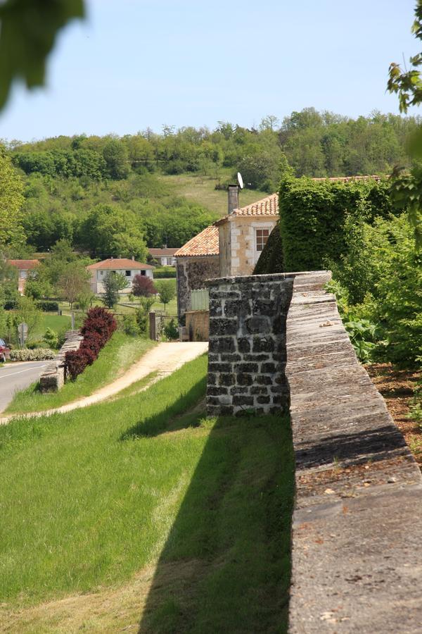Chateau Manoir De La Leche Touvre Экстерьер фото